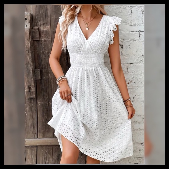 BOUTIQUE Shirred Waist Surplice Neck Dress - Picture 2 of 6